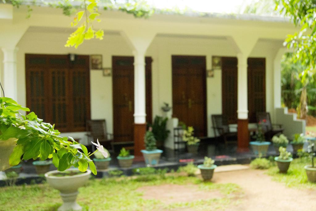 Sigiriya Flower Guest Екстериор снимка